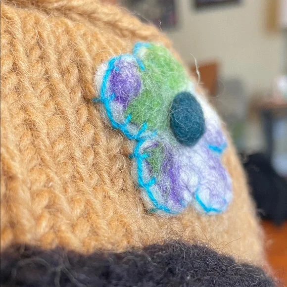 Kathmandu Imports Women Multicolor Floral Wool Hat - Picture 9 of 9
